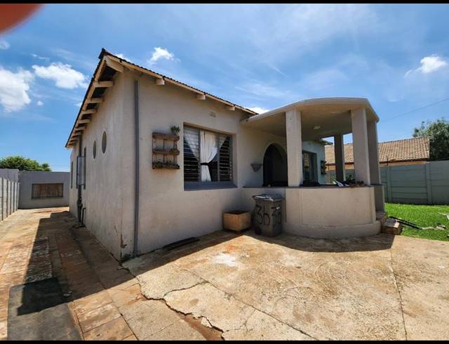 3 BEDROOM HOUSE FOR SALE IN RANDGATE
